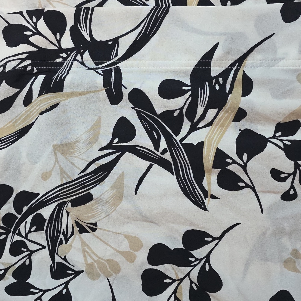 White House Black Market Black and White Floral Blouse - Picture 2 of 2